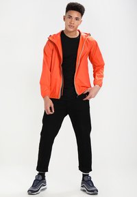 K-Way - LE VRAI CLAUDE 3.0 UNISEX - Regnjakke - orange extra fluo Miniatyrbilde 1