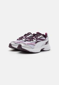 Puma MORPHIC ATHLETIC UNISEX - Sneakers basse - white/midnight plum