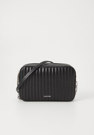 Calvin Klein MINI LINE CAMERA BAG - Bandolera - black