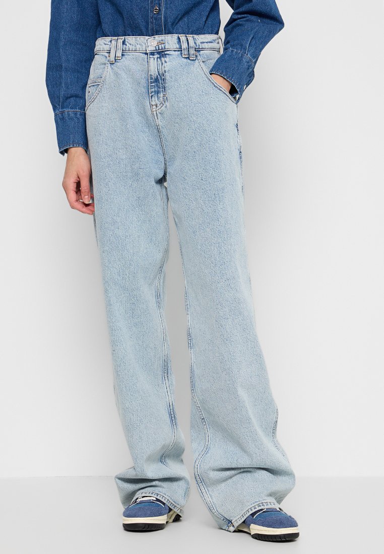 Tommy Jeans Relaxed fit jeans lichtblauw Tommy Jeans Relaxed fit jeans lichtblauw