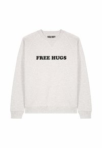 Sweatshirt gris clair à manches longues, encolure ronde, avec le texte noir "FREE HUGS" affiché en évidence à l'avant. Le texte est en police gras.