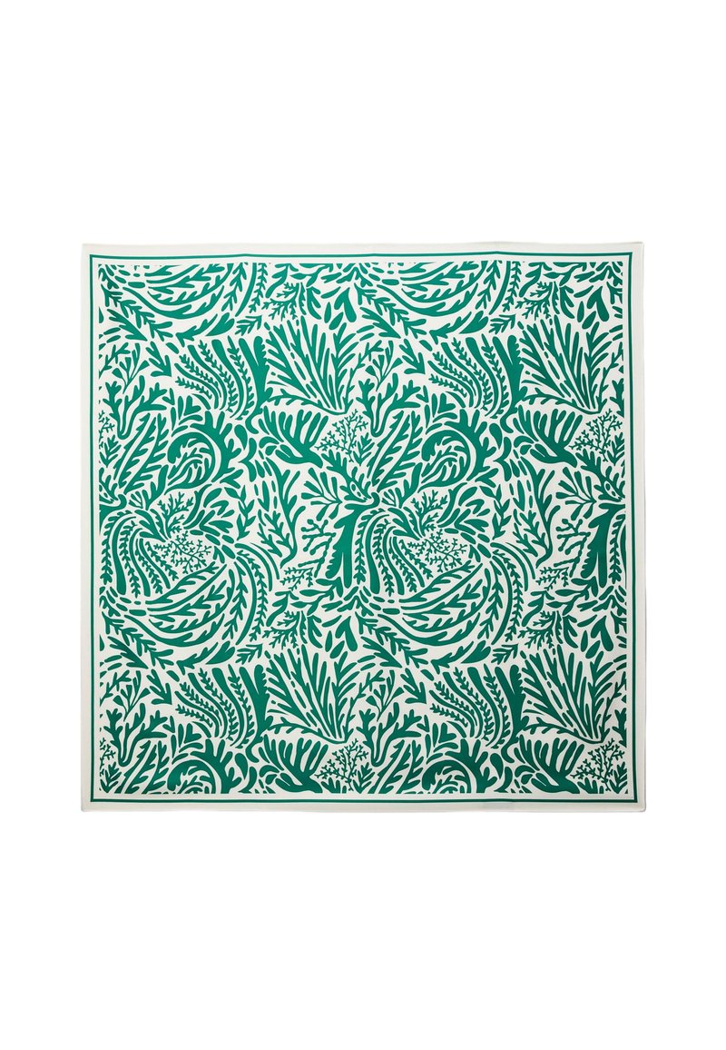 Tissu vert et blanc à motifs avec des designs de feuillage complexes. Le motif présente différentes formes de feuilles avec une texture lisse.