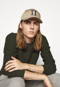Les Deux BASEBALL - Boné - grey sand/dark navy