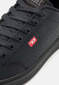 Diesel S-ATHENE VTG - Baskets basses - black