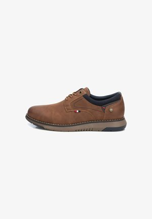 Refresh Zapatos con cordones - camel