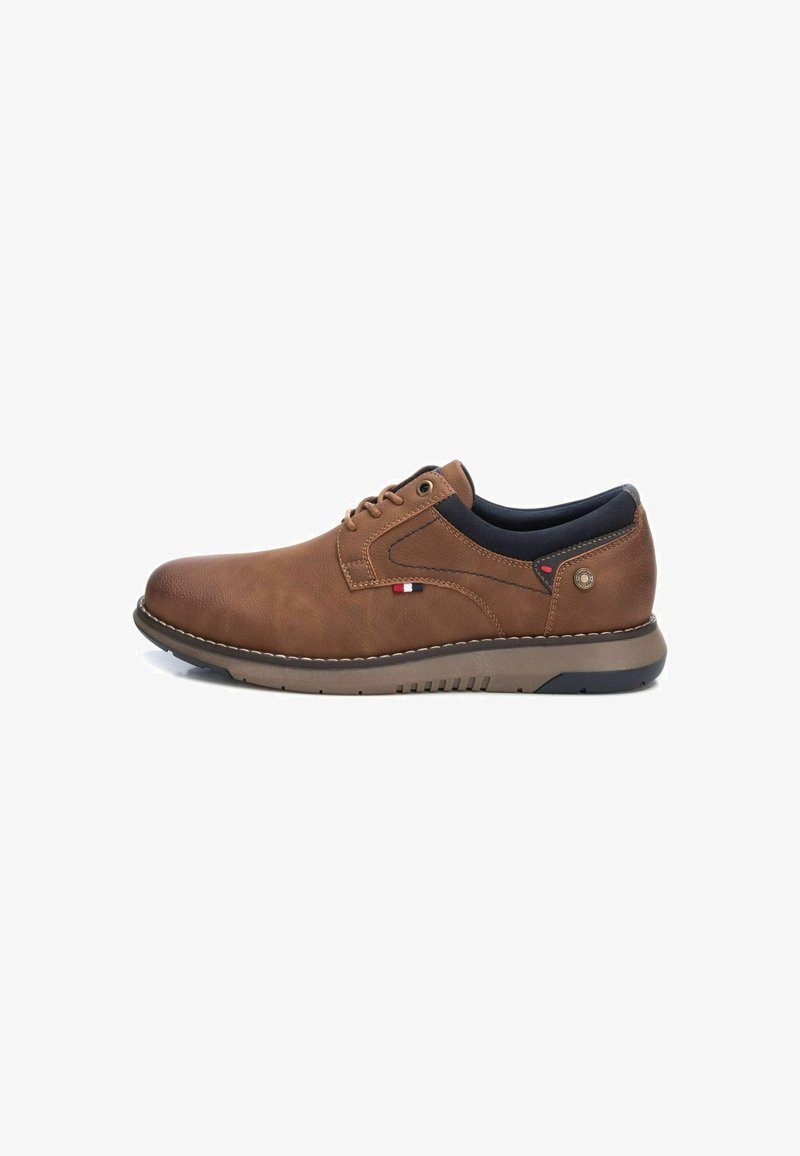 Refresh Zapatos con cordones - camel