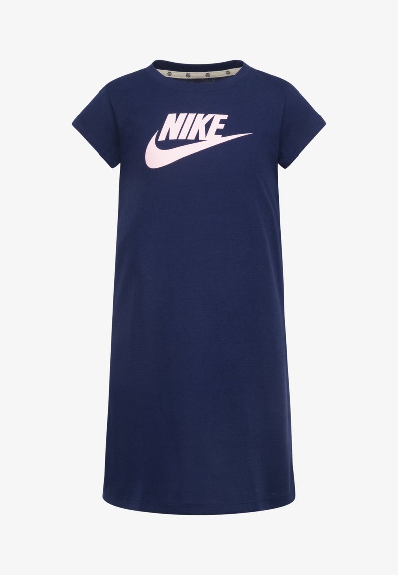Vestido de T-shirt de algodão azul marinho com mangas curtas, apresentando um grande logótipo rosa da Nike na frente e um decote redondo.