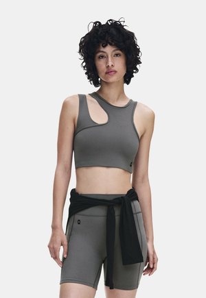 On, STUDIO ASYMMETRIC CROP - Top - ember