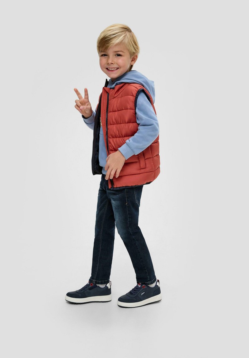 s.Oliver STEPP MIT PASPELIERUNG - Weste - rubinrot