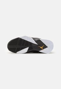 Jordan JORDAN TRUE FLIGHT - Kõrge servaga tossud - black/metallic gold/white