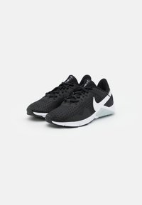 Nike Performance LEGEND ESSENTIAL  - Sapatilha de treino - black/white/pure platinum
