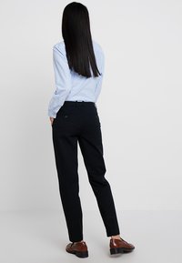 Marc O'Polo TORNE TAILORED - Pantalon classique - black