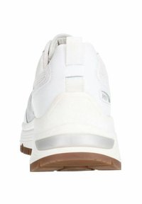 Weißer Sportschuh mit einem glatten Obermaterial aus Synthetik, Mesh-Akzenten, gepolsterter Knöchelpartie und einer Gummisohle mit strukturiertem Profil.