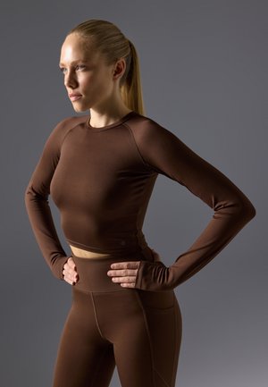 ESSENTIAL CROPPED LONG SLEEVE TOP WITH THUMB HOLES - Pitkähihainen paita - brown