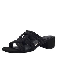 Sandale à talon bloc noire avec un design de bride entrecroisée, des accents texturés, une semelle intérieure douce et une finition mate lisse.