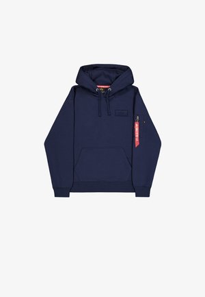 Felpa blu navy con tasca frontale tipo kangaroo, cappuccio con cordino, patch logo sul petto e tasca con zip sulla manica con etichetta rossa "Remove Before Flight".
