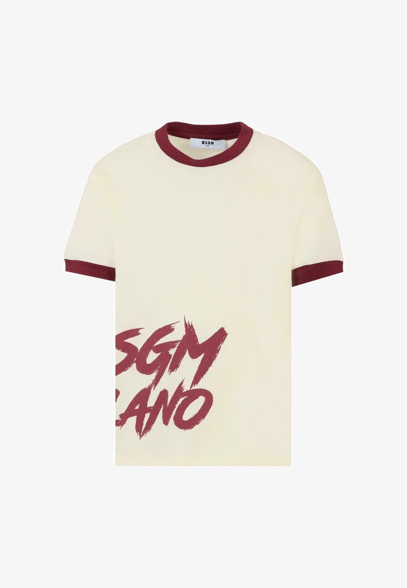 Kremowa koszulka z krótkim rękawem z ciemnoczerwonym ściągaczem i mankietami, z odważnym graficznym napisem "MSG" i "MILANO" z przodu.