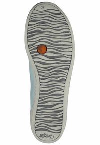 Softinos jalatsid; helesinine ülemine osa, tekstureeritud kummist tallaga lainelise mustriga, oranž aktsentnupp, suurus märgitud 37.