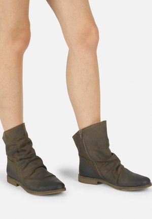 Classic ankle boots - green