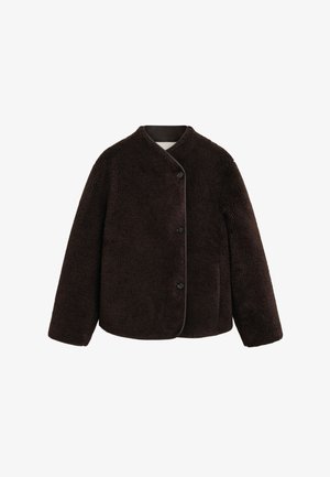 Tumepruun nööpidega fliisist jope pikkade varrukatega ja ümaral kaelusel, millel on pehme, tekstuuriga kude.