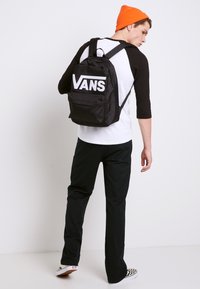 Vans MN OLD SKOOL III BACKPACK - Mochila - black/white