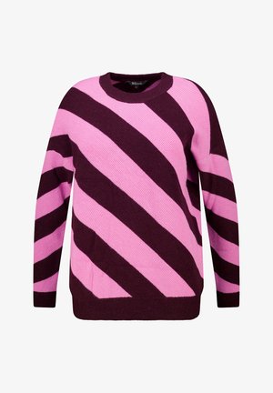 Paarse en roze gestreepte trui met een geribbelde textuur, ronde halslijn en lange mouwen. Heeft diagonale, contrasterende kleurpatronen.