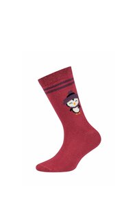 Rote Socken mit einem Pinguin-Design auf der Außenseite, ausgestattet mit blauen Streifen am oberen Rand. Aus weichem, strukturiertem Stoff gefertigt.