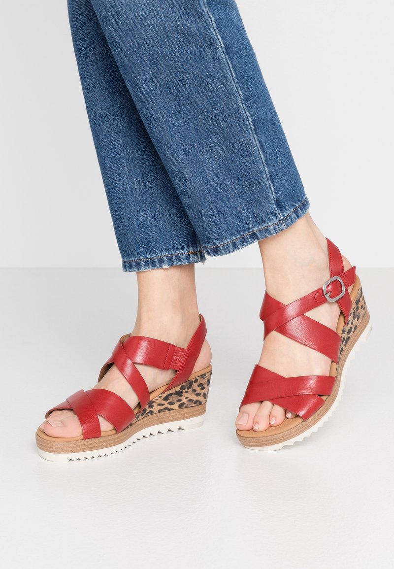 Gabor Comfort Sandali con plateau - red