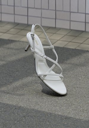 OLIVIE - Riemensandalette - white/bone