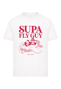 Hvid T-shirt med et tegneseriefly og to figurer i rødt linjearbejde. Teksten "SUPA FLY GUY" står under designet.