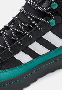 adidas Originals SUPERSTAR - Baskets montantes - core black/footwear white/active green