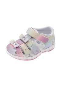 Jiskřivé sandály v mnoha barvách s dvojicí nastavitelného popruhu, květinovými výřezy a růžovou podrážkou. Obsahují polstrovaný interiér pro pohodlí.