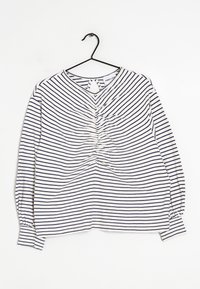Camisa de manga larga a rayas en colores azul marino y blanco, con un diseño fruncido en la parte delantera y una abertura en forma de lágrima en la parte trasera.