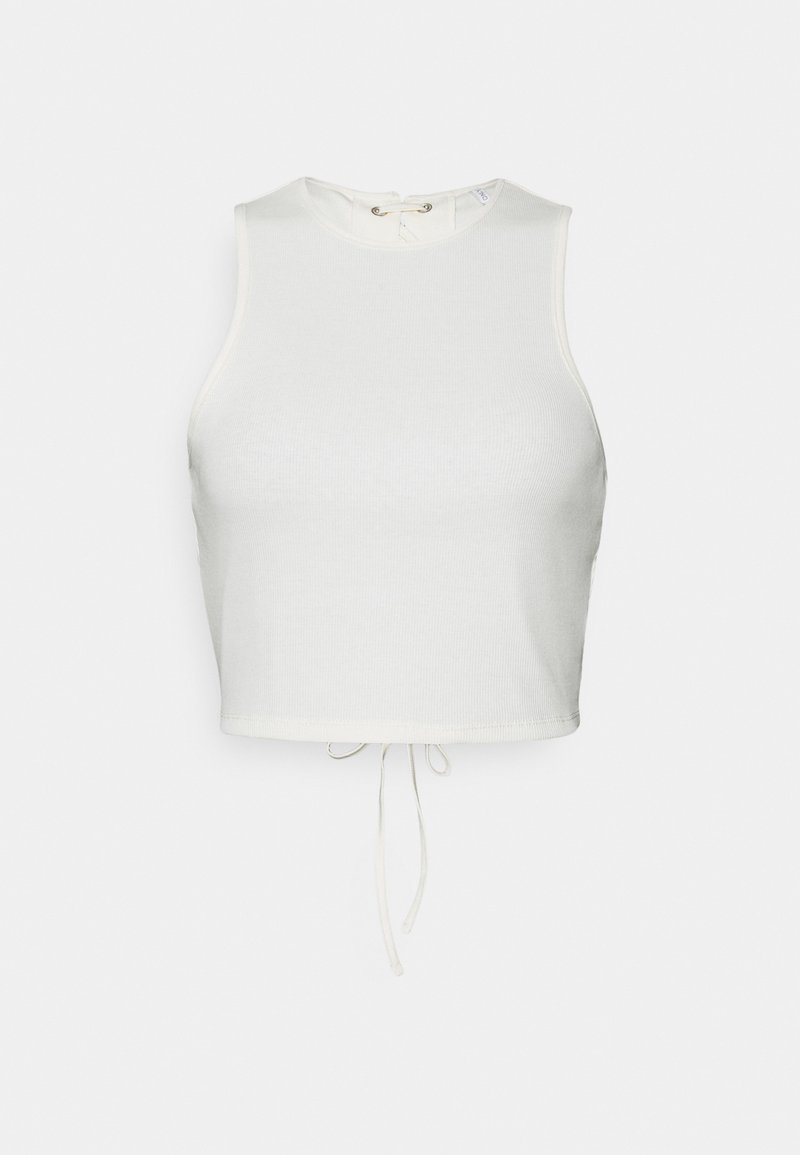 Top cropped branco feito de tecido canelado. Apresenta um decote redondo e cordão ajustável na barra para um melhor ajuste. Textura suave.