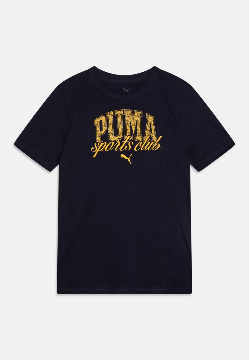 Marinblå bomulls t-shirt med en slitagen gul "PUMA sports club" grafik på framsidan. Klassisk rundhals och korta ärmar.