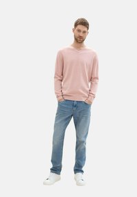 TOM TAILOR MIT V-AUSSCHNITT - Pulover - dusty pink melange