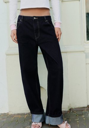 PULL&BEAR STRAIGHT-LEG WITH TURN-UP HEMS - JEANS - Jean boyfriend - dark-blue denim