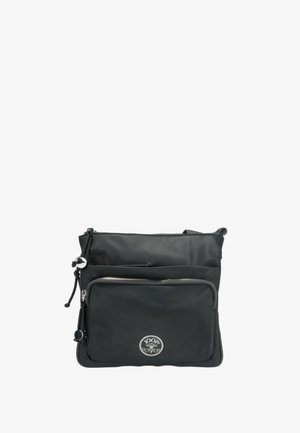 Schwarze Nylon-Crossbody-Tasche mit einer Reißverschlusstasche vorne, verstellbarem Riemen und einem runden Logo-Abzeichen. Glatte Textur mit subtiler Sheen.