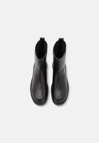 Zign Platform-nilkkurit - black