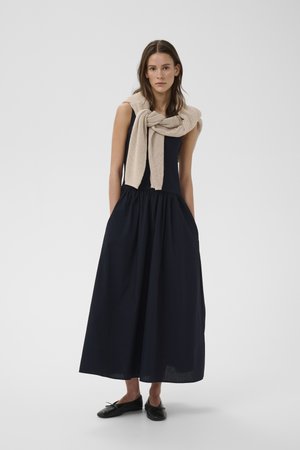 DAGNAMA - Pletené šaty - marine blue