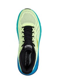 Zapatilla de correr verde neón con cordones negros, parte superior de malla y suela turquesa. Cuenta con tecnología ArchFit y un diseño transpirable.