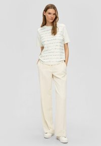 s.Oliver BLACK LABEL MIT PAILLETTEN - T-shirt print - creme