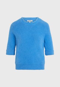 Maglione azzurro e soffice a maglia con maniche a tre quarti e scollo rotondo. Tessuto texturizzato, finitura morbida e orlo e polsini a coste.