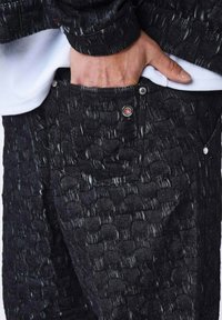 Thumbnail Image 4