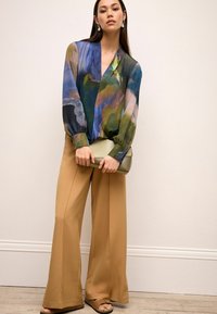 Next V-NECK CUFF - Blus - navy blue watercolour print