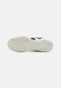 ASICS MATFLEX 7 UNISEX - Tenisice za trening - white/diva pink