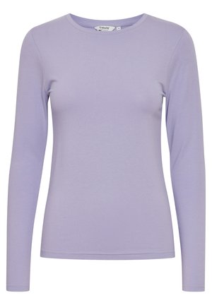 Lichtpaarse langzamige shirt met een ronde hals. Gemaakt van gladde stof, heeft een aangesloten ontwerp en een rechte zoom. Geen patronen of accenten.