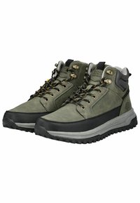 Botas de senderismo de color verde oscuro con parte superior de cuero y malla, suela de goma negra, ojales dorados y acentos grises en contraste. Construcción duradera.