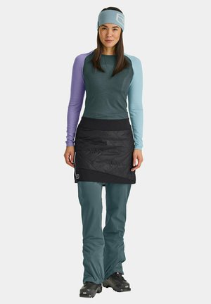 SWISSWOOL PIZ BO� - Sports skirt - black raven