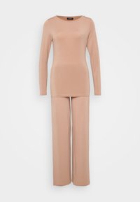 Non selezionato, nocciola hazelnut